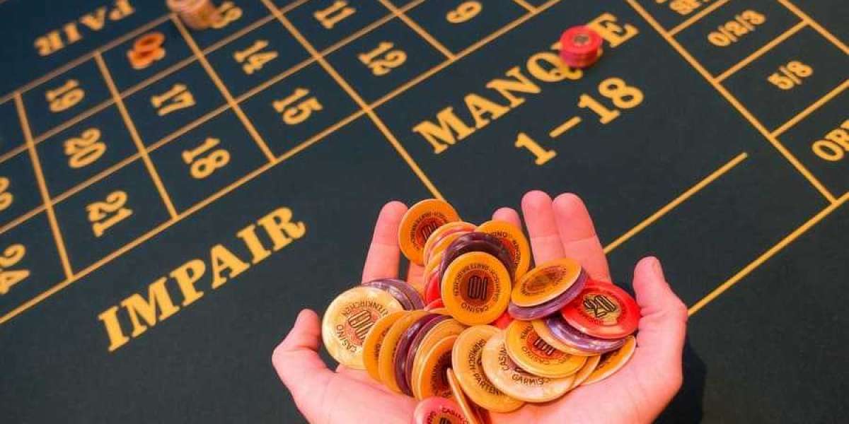 Mastering the Art: How to Play Online Slot