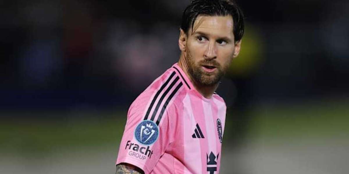 EA FC 25 TOTW 27 : Messi et Fernandes brillent