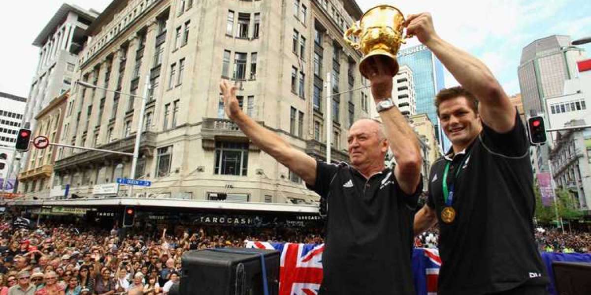 Graham Henry - Knighthood for Rugby Success