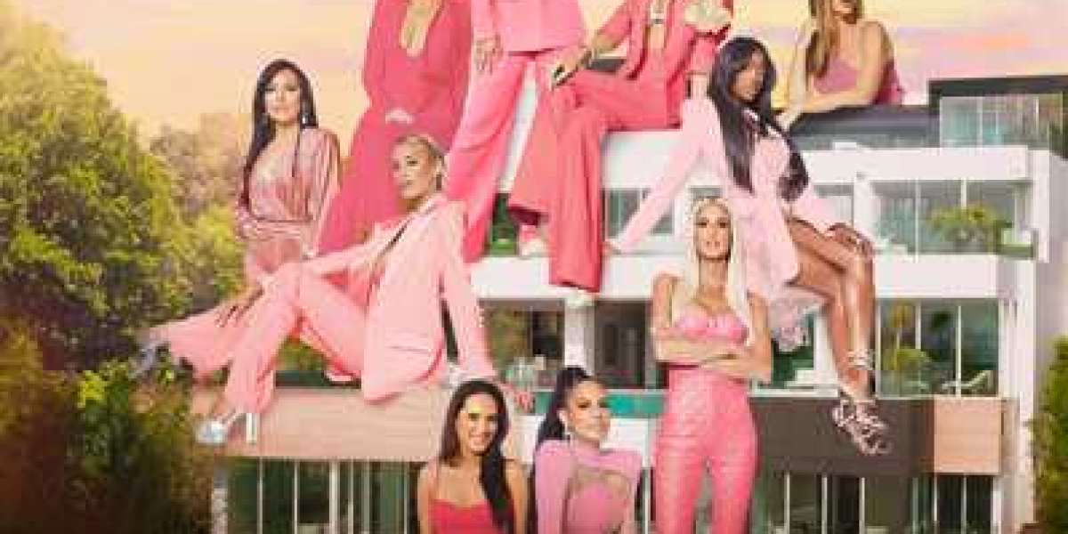 Selling Sunset Returns: Drama & Romance Unfold