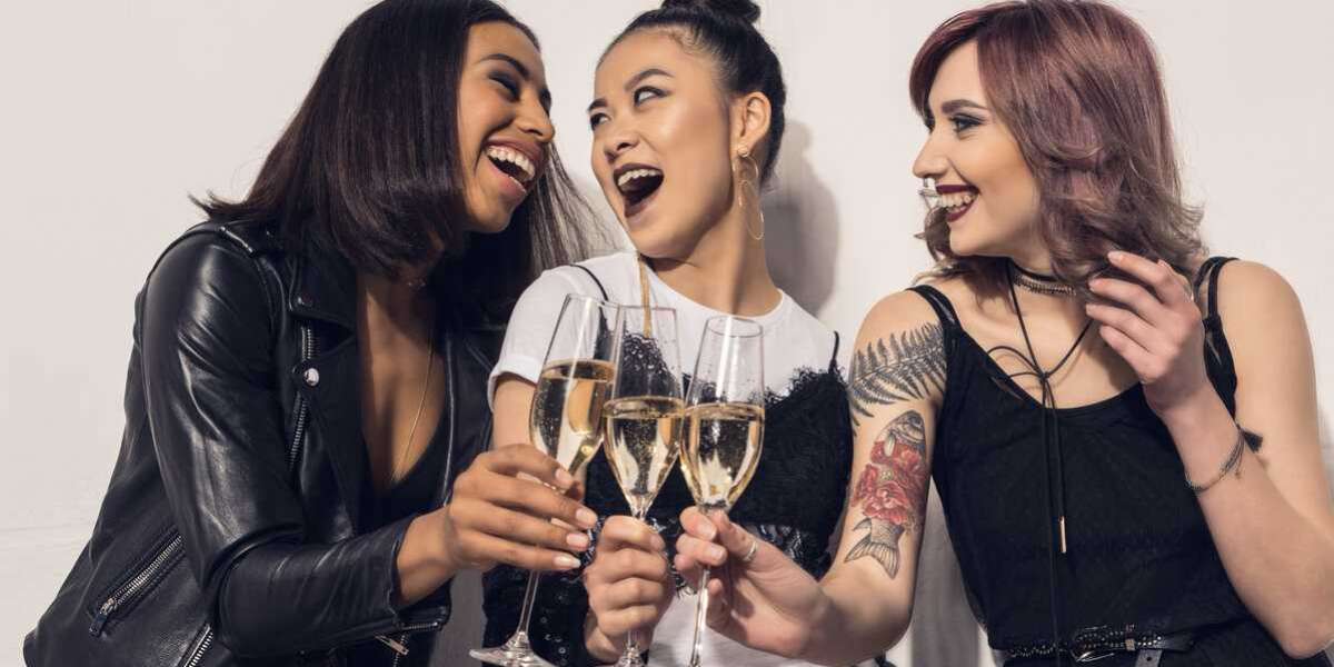 Thriving within the Night: Misooda's Alternatives for Women