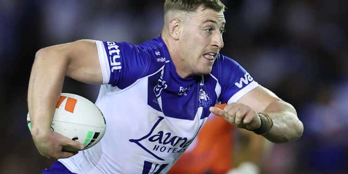 Max King's Ashes Dilemma: Australia vs England