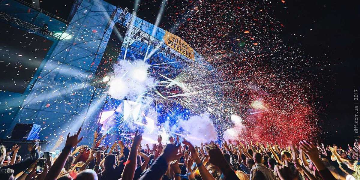 Биографии российских певцов и певиц.