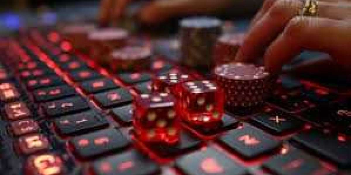 게임의 판도를 바꾸다: 온라인 카지노는 어떻게 iGaming 산업을 지속적으로 참여시키고 있습니까?