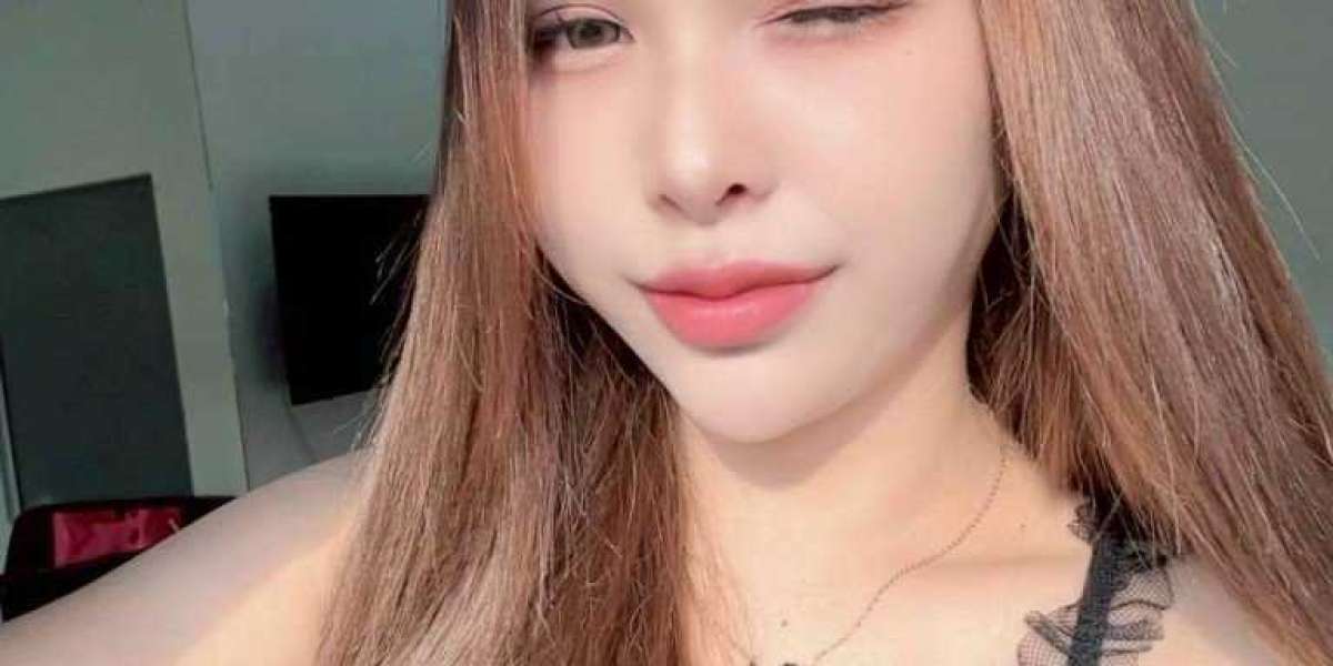 Why Many People Struggle to Meet New People Today