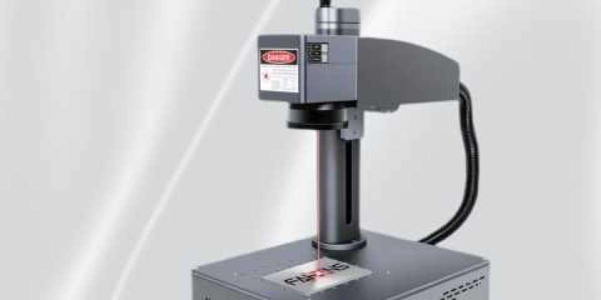 Macchina Marcatrice Laser per Marcatura Industriale di Precisione su Metalli e Materiali Moderni