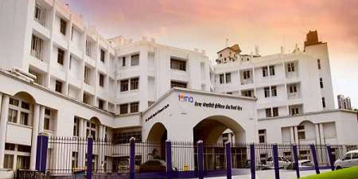 Expert Oncologist in Navi Mumbai | Comprehensive Cancer Treatment at Terna Hospital