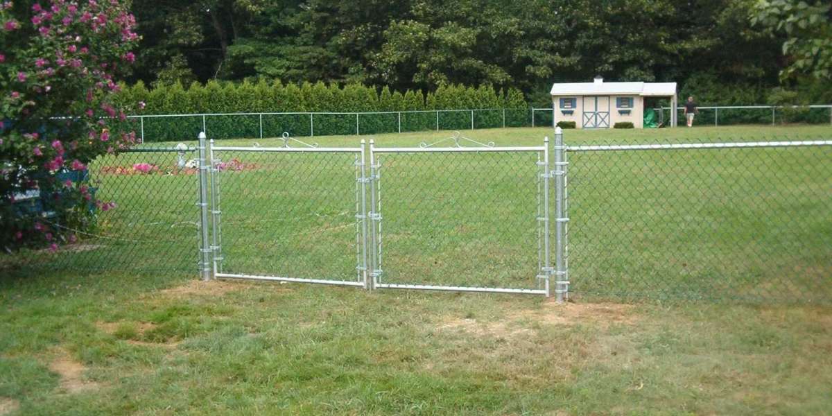 Why Is Chain Link Galvanized Asheville the Preferred Fencing Solution for Homes and Businesses?