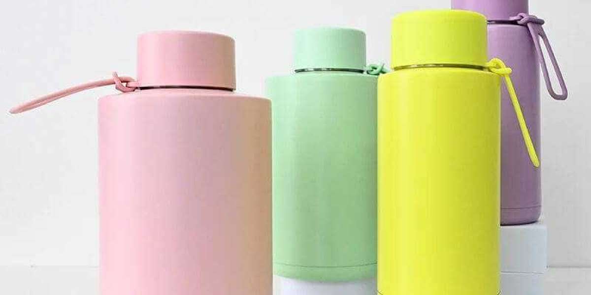 Custom Bottles: A Practical Guide to Choosing Reusable Drinkware for Schools, Businesses, and Everyday Use