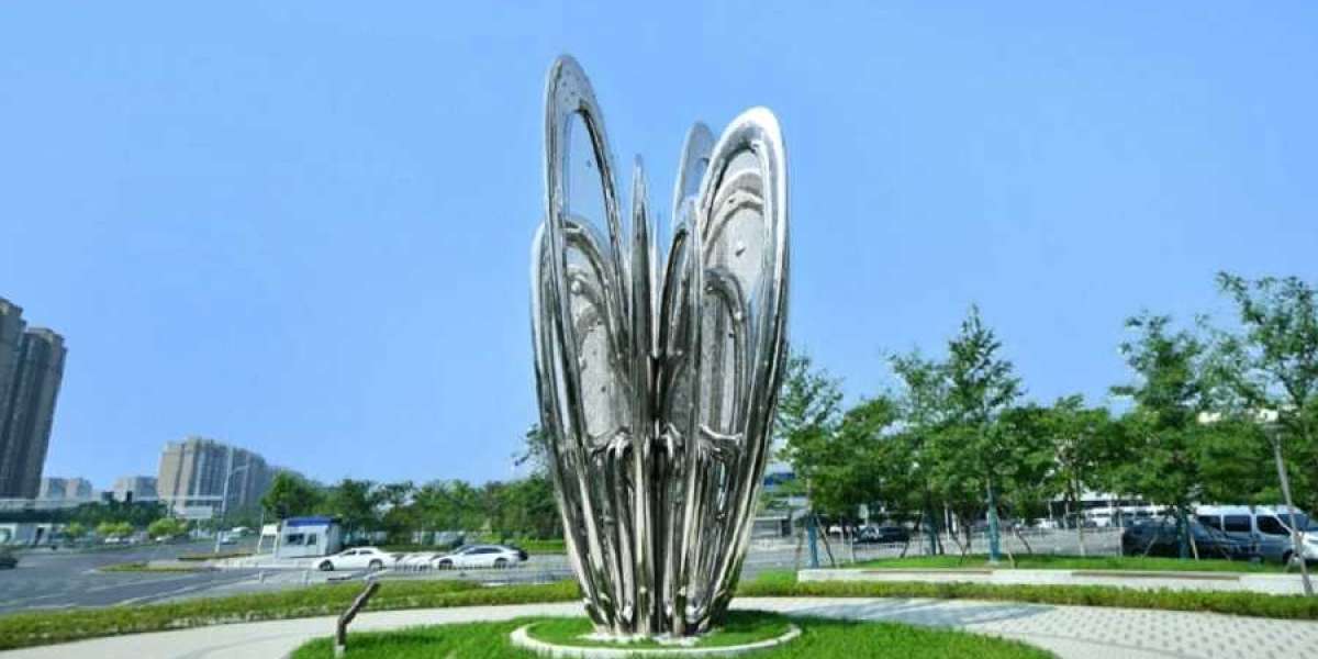 Memorial Sculpture: Creating a Lasting Tribute to a Loved One