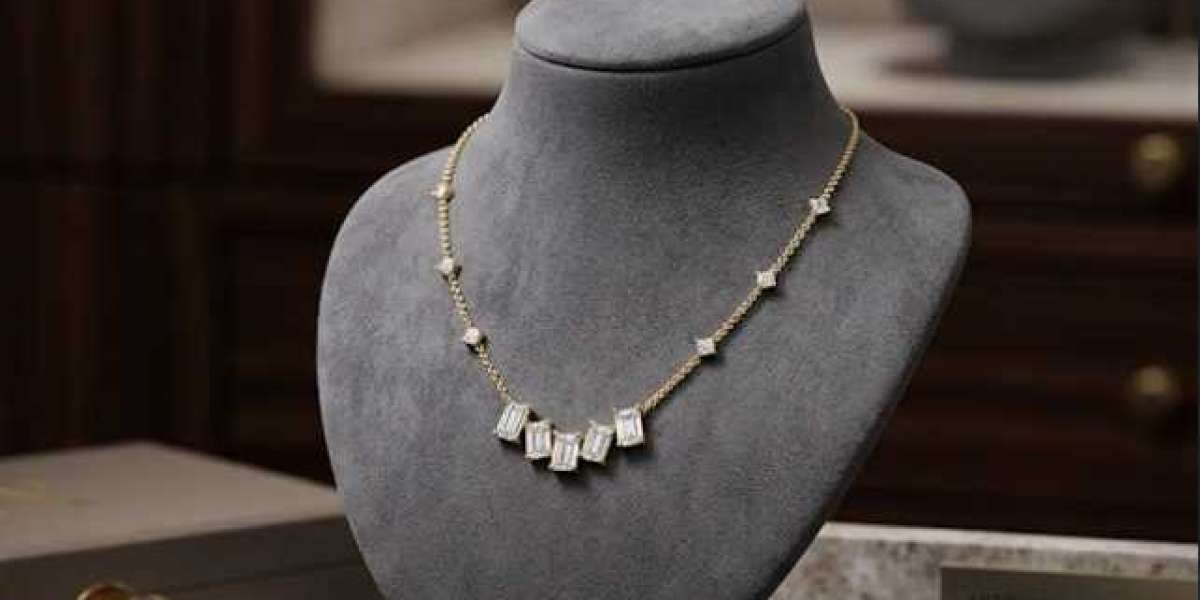 Gifting Guide: Diamond Necklaces for Anniversaries and Birthdays