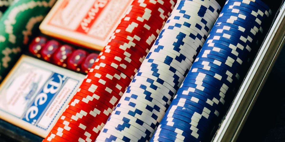 Den stigende bruken av live-dealer spill i nettcasinoer i 2026
