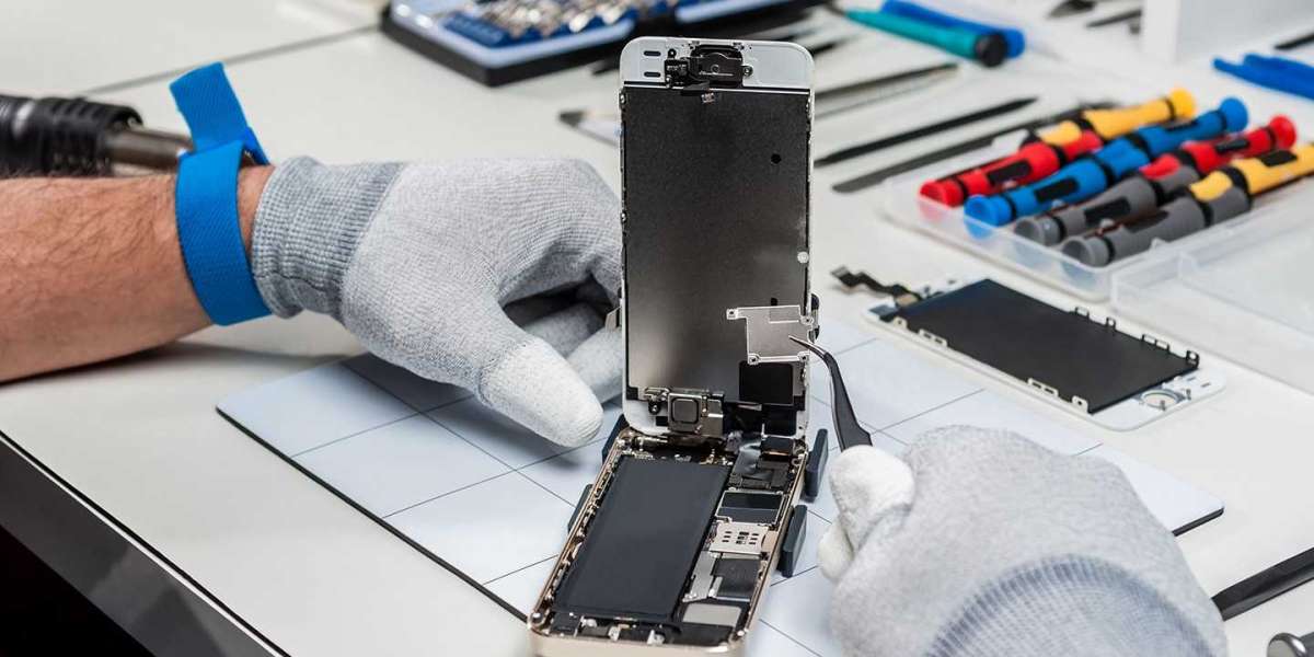 How iPhone 15 Pro Max Screen Replacement Experts Fix Display Problems