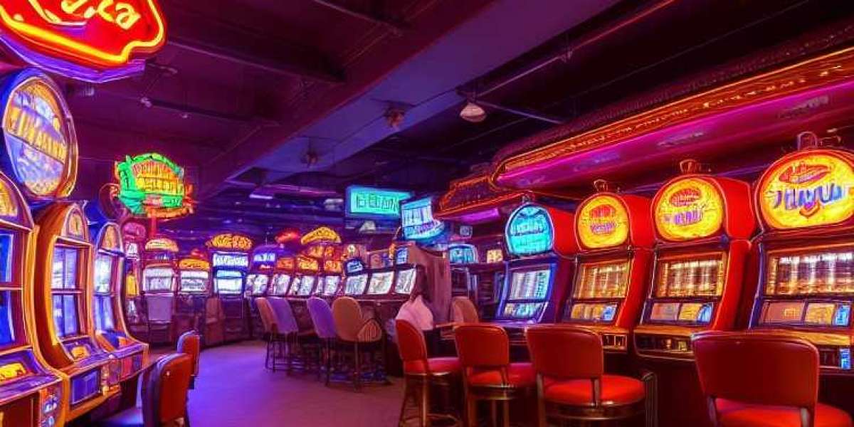 Game at Crownjewelz Casino: Learning the Table