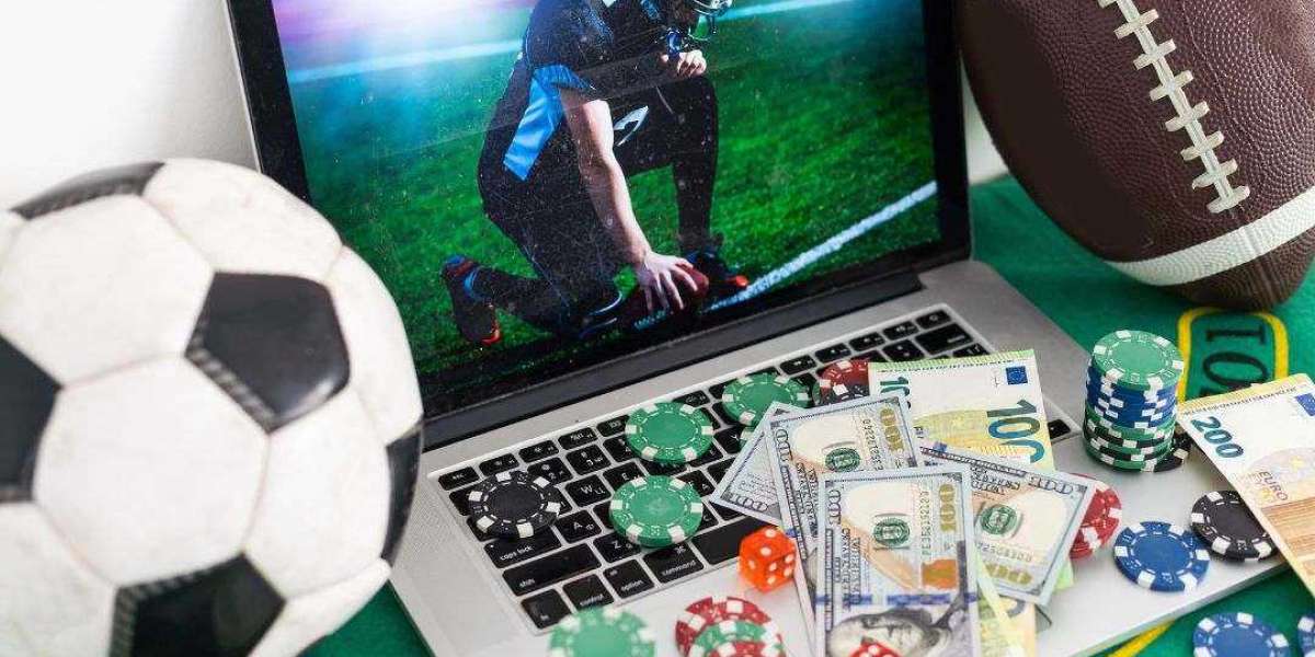 Online Casino with Live Roulette Wheel and Professional Dealers